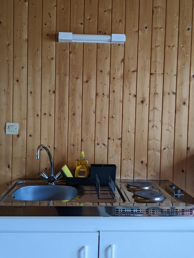Au Petit Chalet D'Illiers Combray - Salle D'Eau Uniquement Екстер'єр фото
